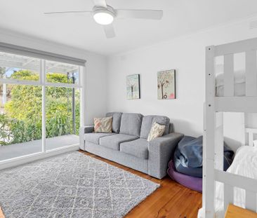 Large Home by the Beach! (Can be partly furnished by request) - Photo 3