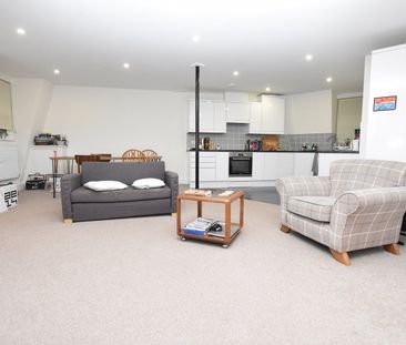 Norwood High Street, London, SE27 - Photo 3