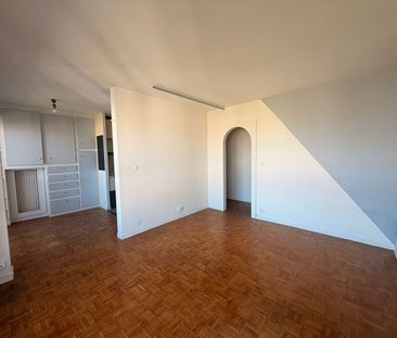 Location Appartement 1 pièce 31m² - Photo 3