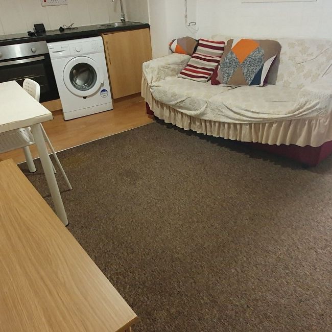 Flat 3, 1 West Luton Place, Adamsdown, Cardiff, CF24 0EW - Photo 1