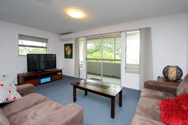 West Gladstone - Photo 1