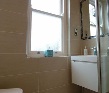 Woodcote Road, Epsom, Surrey, KT18 7QS - Photo 6