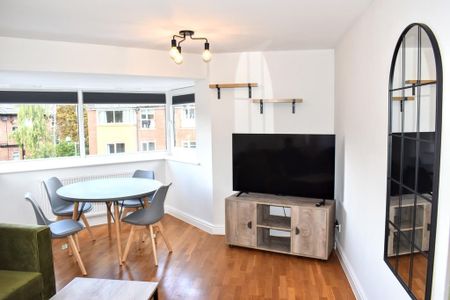 3 bedroom apartment to rent - Photo 2