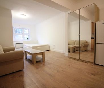 Chertsey Bridge Road, Chertsey - Photo 2