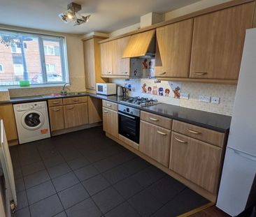 3 Bed Terraced House, Devonshire Street South, M13 - Photo 2