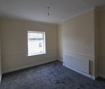 3 bedroom House To Let - Photo 3