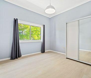 Private, Easy-Care Lifestyle - Photo 2