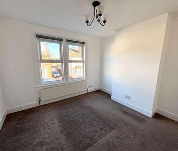 Glebe Road, Egham, TW20 - Photo 3