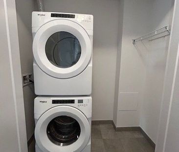 For Lease - 3240 William Coltson Avenue Unit# 2004, Oakville, Ontario - Photo 3