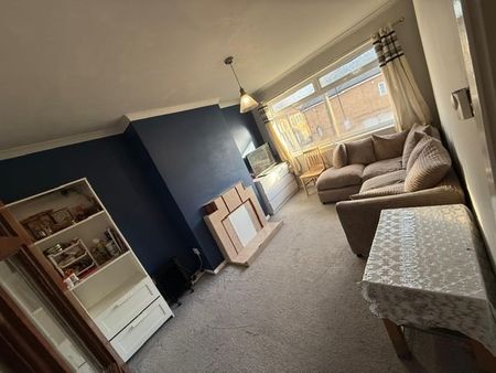 2 Bed Maisonette, Low Hall Lane, E17 - Photo 4