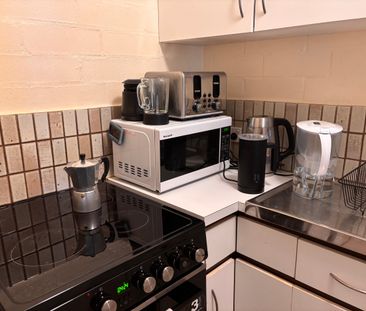 South Perth - Photo 4