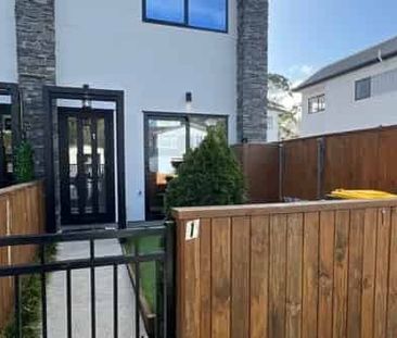 One bedroom with private entertaining area - Photo 4