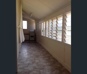 Live in the heart of Sandgste Village - Photo 6