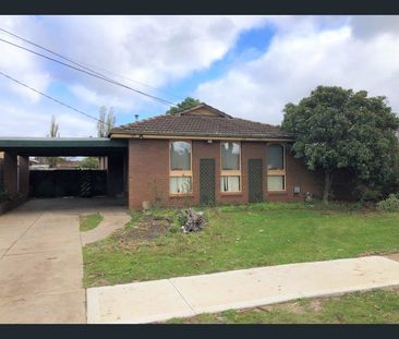 Your new family home awaits! - Photo 3