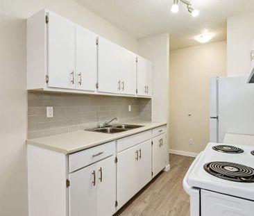 2 Bedroom - Photo 3