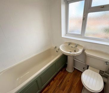 3 bedroom semi-detached house to rent - Photo 6