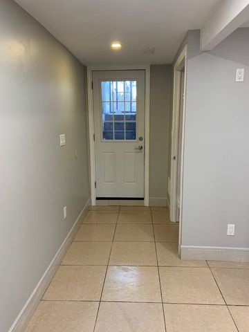 For Lease - 353 Lansdowne Avenue Unit# Bsmt, Toronto, Ontario - Photo 3