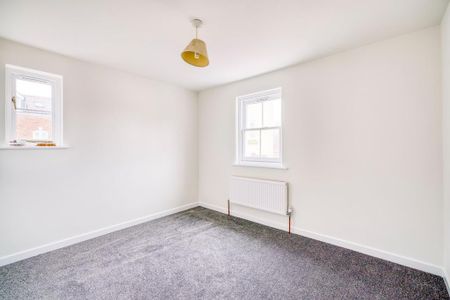 3 bedroom semi-detached house to rent - Photo 5