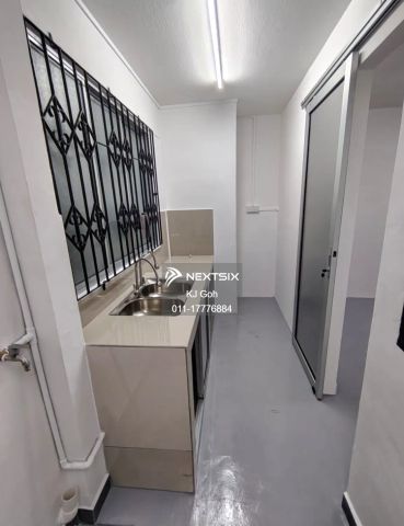 Flat Taman Ungku Tun Aminah - Photo 4