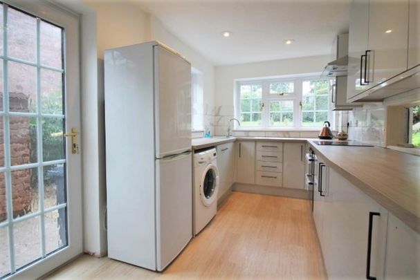 4 bedroom detached house to rent - Photo 1