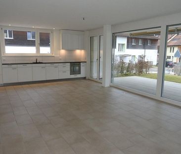 Moderne 3.5-Zimmer-Neubauwohnung an zentraler Lage - Photo 1