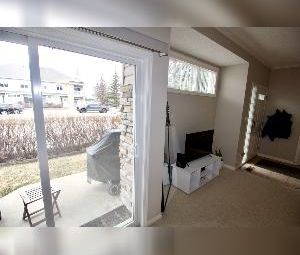 2 Bed 1 Bath Townhouse Summerside Edmonton For Rent - Photo 1