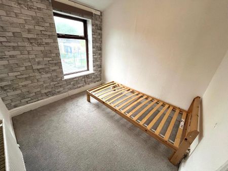 3 bedroom terraced house to rent - Photo 5