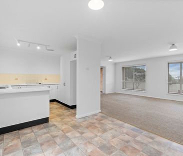 Private & Convenient 2 Bedroom Unit - Photo 2