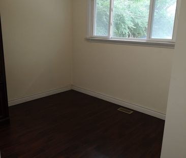 For Lease - 58 Emmeline Crescent Unit# Main Level, Toronto, Ontario - Photo 5