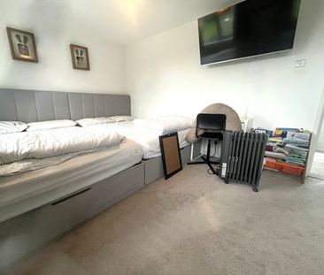 3 Bed Detached House, Shaftesbury Avenue, SO17 - Photo 1