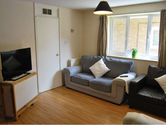 Downs Road Room 5 - Photo 1