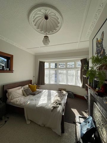 Sunny and spacious character house - Photo 4