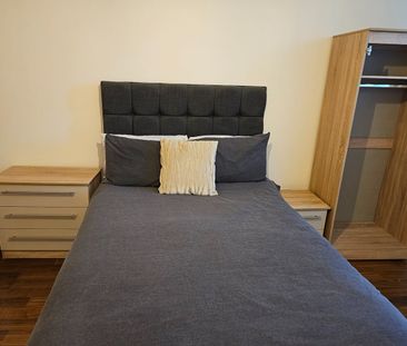 1 Bed Flat, Hagley Road, B16 - Photo 4