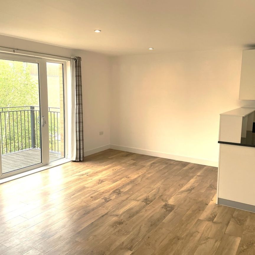 3 Bed Flat, Dowding Drive, SE9 - Photo 1