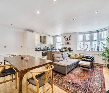 3 bedroom mews to rent - Photo 1