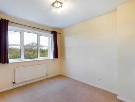 3 bedroom detached house to rent - Photo 2