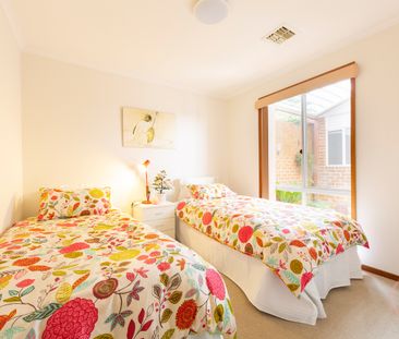 8 Fristrom Crescent, Lyneham - Photo 4