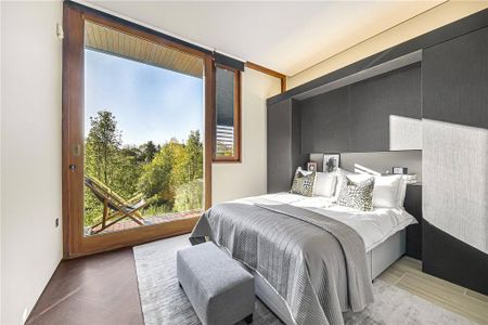 6 bedroom detached house to rent - Photo 5