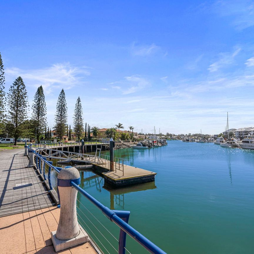 Cleveland townhouse - New Carpets - Great Location - Photo 1