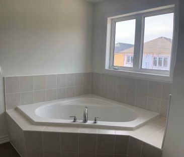 For Lease - 25 HUNTSWORTH Avenue, Thorold, Ontario - Photo 6