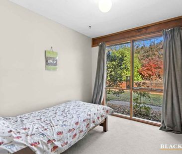 Three Bedroom Family Home - Photo 4