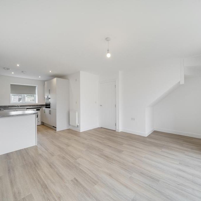 3 bedroom terraced house to rent - Photo 1