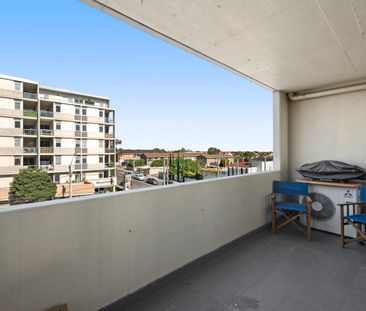 Stylish Apartment on the Edge of Thornbury - Photo 1