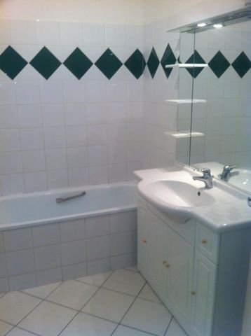 Location Appartement 3 pièces 65m² BORDEAUX 33300 - Photo 5