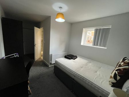 Annie Street, Salford - Photo 2