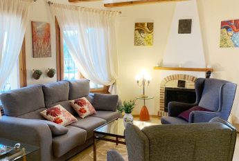 Villa for rent with 3 bedrooms and pool in Calpe for the winter season.