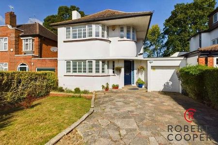 Pamela Gardens, Pinner, HA5 - Photo 3