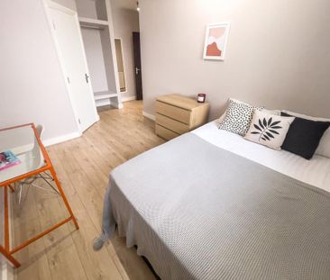 4 bedroom flat to rent - Photo 5