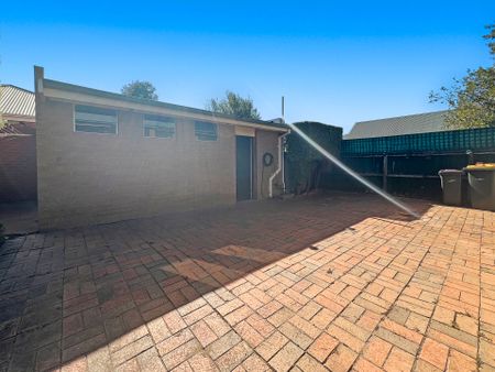 14 Pescott Street, Newtown - Photo 2
