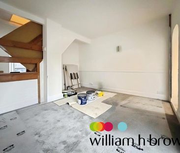 East Hill, Colchester - Photo 1